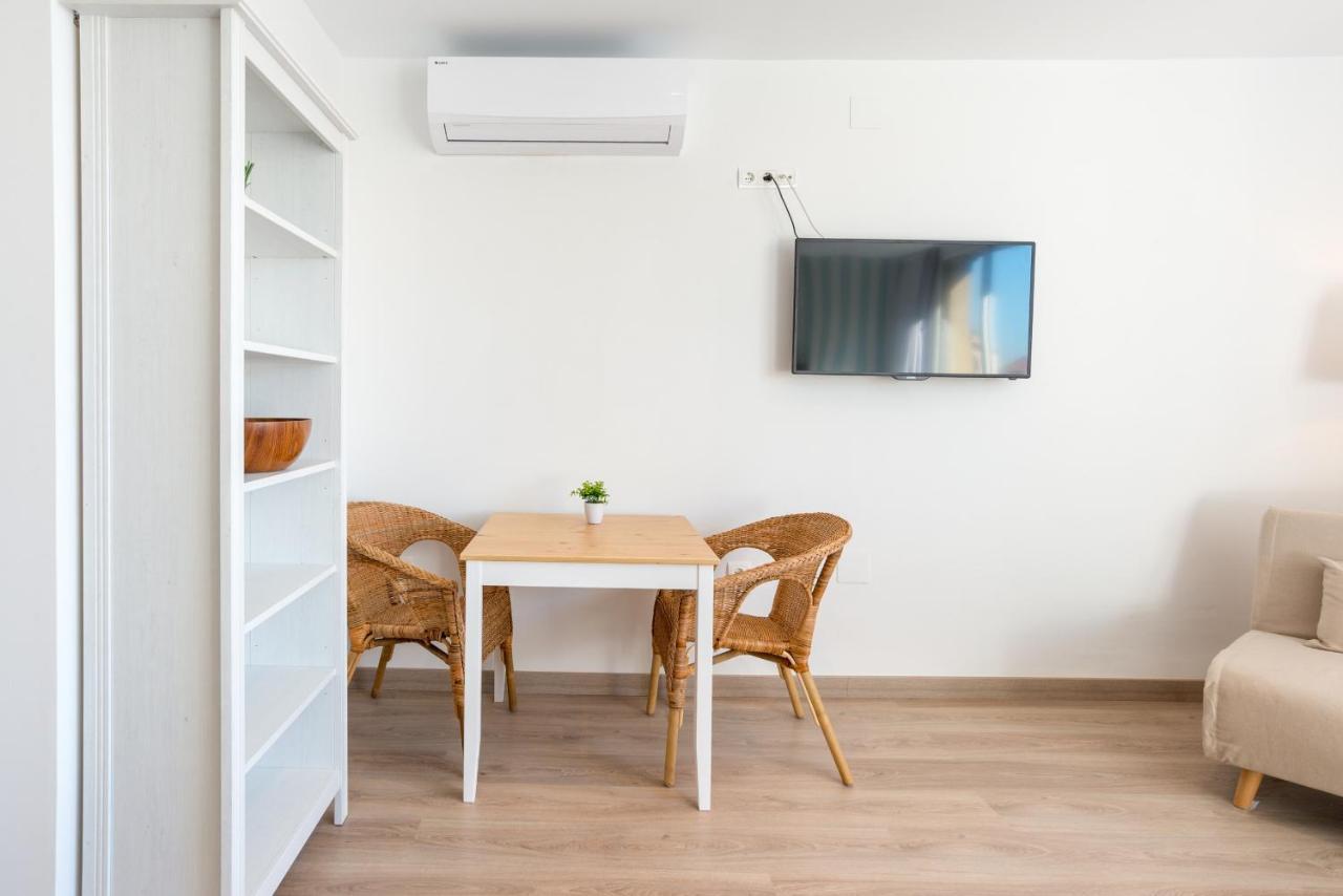 Urbe10 Atarazanas Premium Loft 4 Apartment Malaga Bagian luar foto