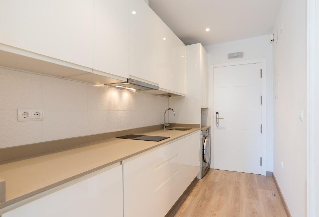 Urbe10 Atarazanas Premium Loft 4 Apartment Malaga Bagian luar foto