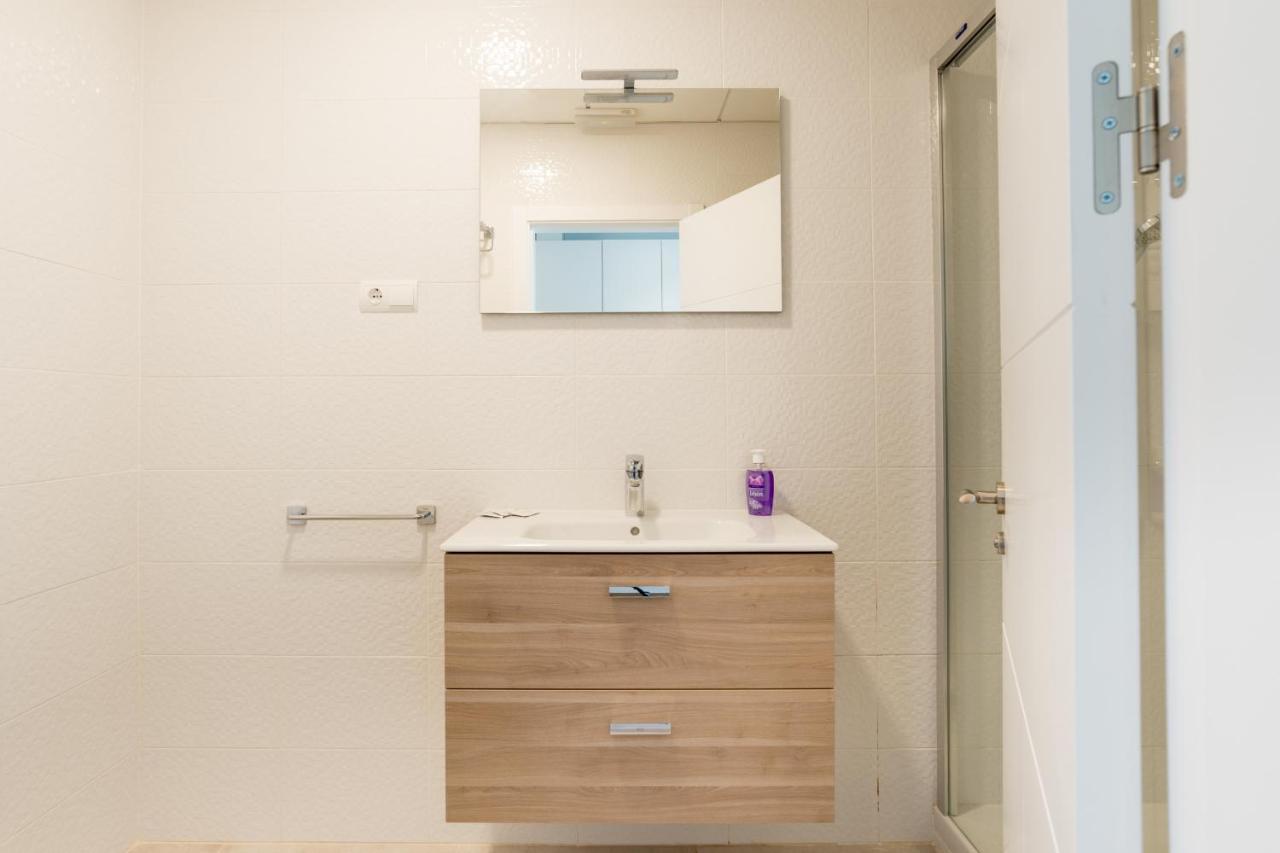 Urbe10 Atarazanas Premium Loft 4 Apartment Malaga Bagian luar foto