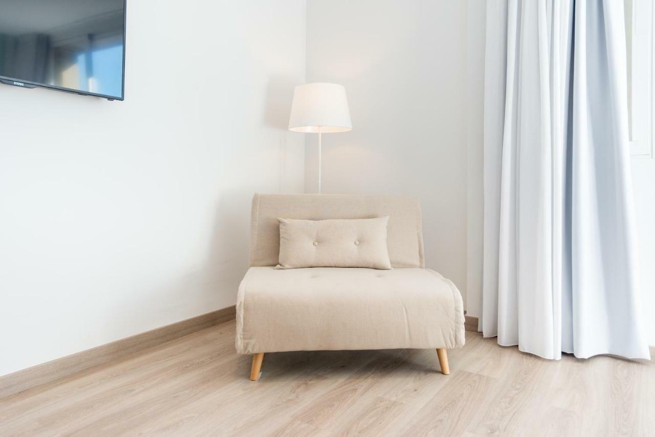 Urbe10 Atarazanas Premium Loft 4 Apartment Malaga Bagian luar foto